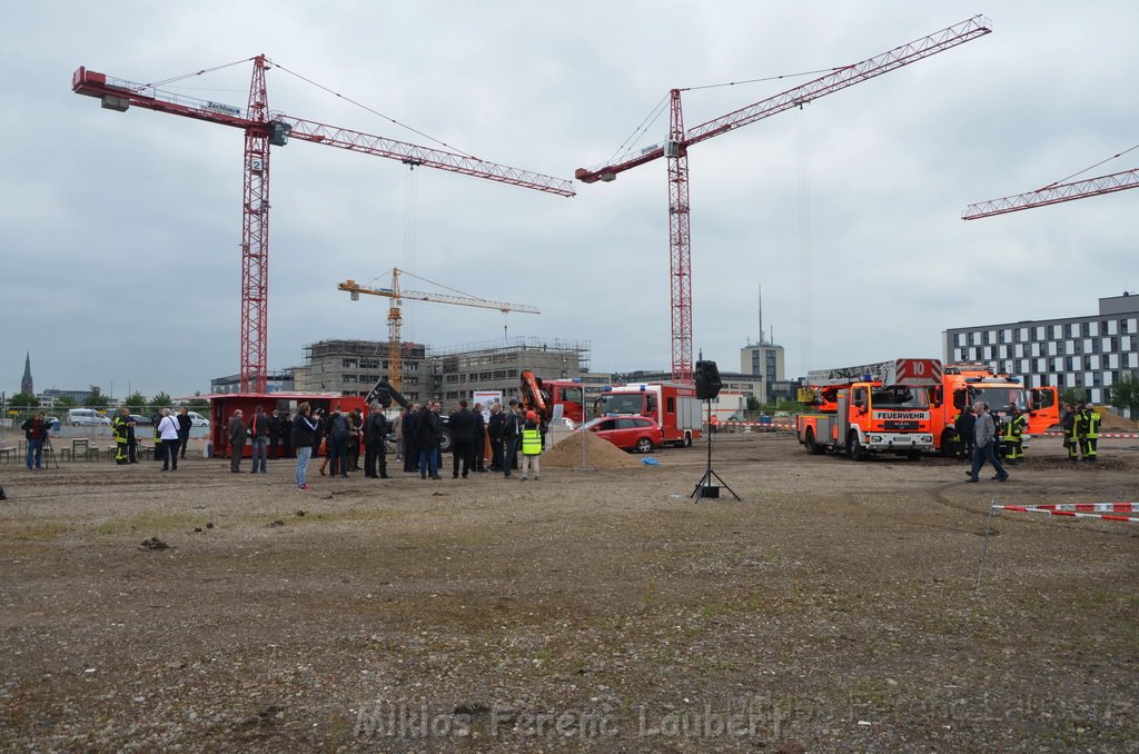 Erster Spatenstich Neues Feuerwehrzentrum Koeln Kalk Gummersbacherstr P044.JPG - Miklos Laubert